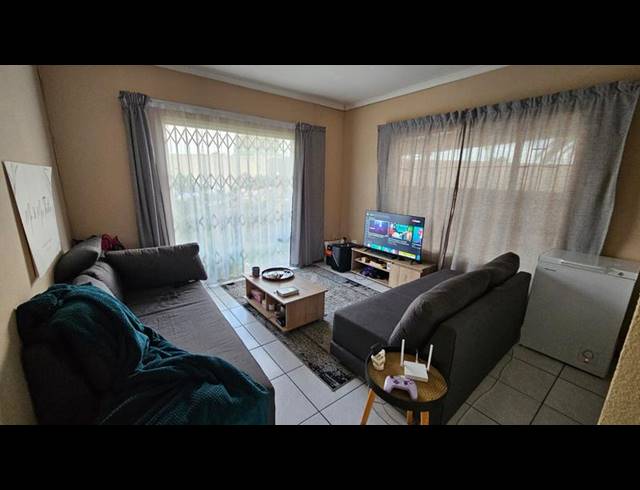 2 BEDROOM PROPERTY TO RENT IN POMONA